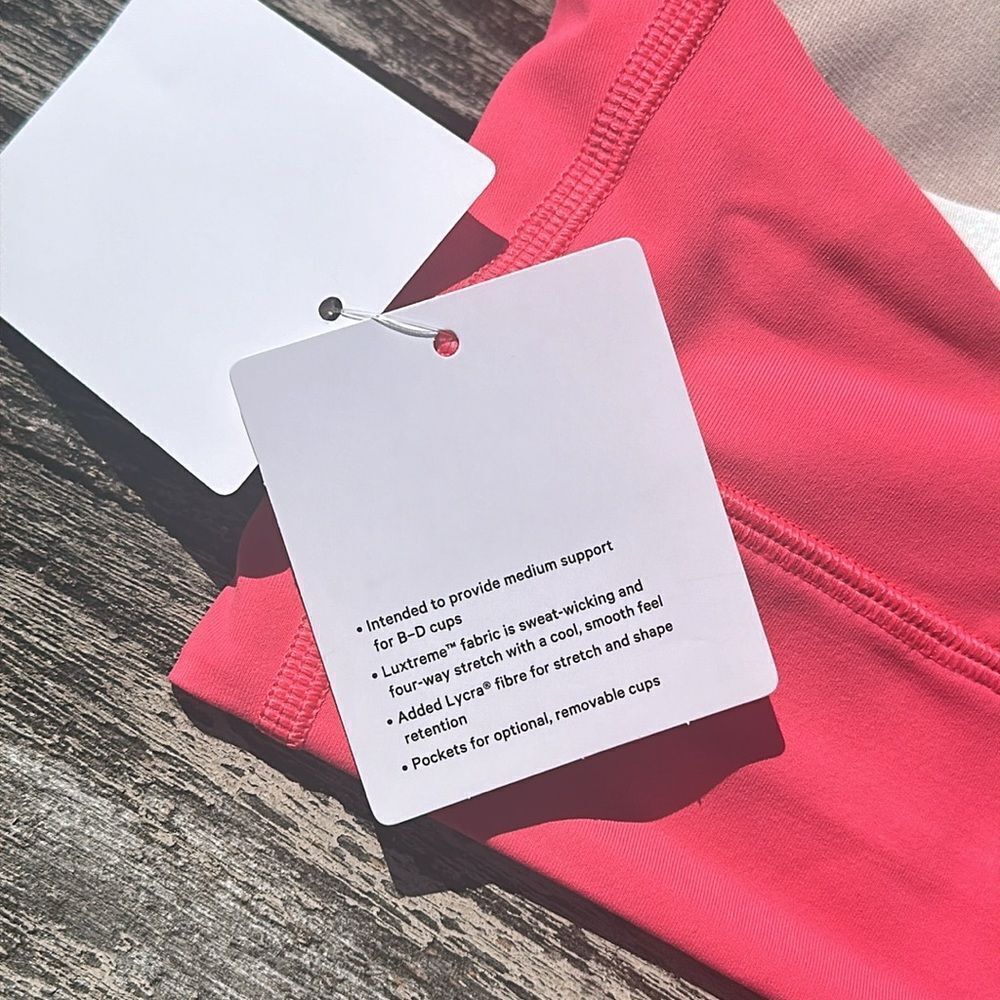 Lululemon Energy Longline Bra Medium Support, B–D Cups
Lip Gloss size 4 NWT pink - Picture 5 of 9